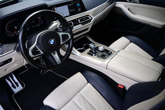 Photo of 2022 Alpine White BMW X7