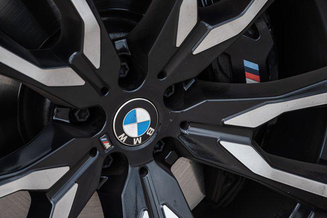 Photo of 2022 Alpine White BMW X7