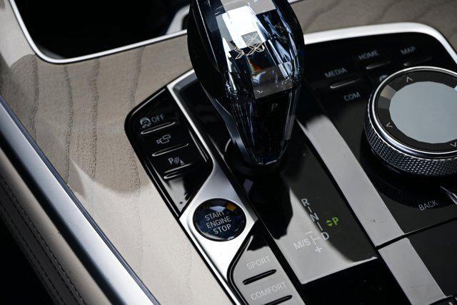 Photo of 2022 Alpine White BMW X7