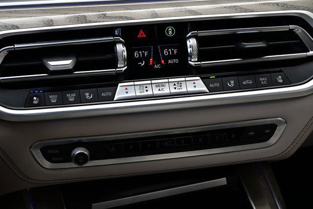 Photo of 2022 Alpine White BMW X7