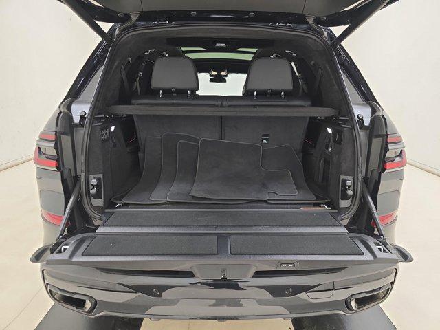 Photo of 2024 Black Sapphire Metallic BMW X7
