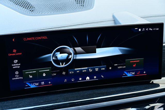 Photo of 2024 Black Sapphire Metallic BMW X7