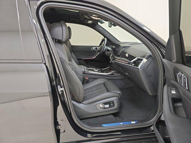 Photo of 2024 Black Sapphire Metallic BMW X7