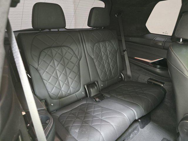 Photo of 2024 Black Sapphire Metallic BMW X7