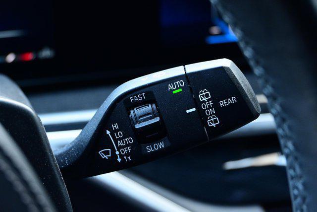 Photo of 2024 Black Sapphire Metallic BMW X7