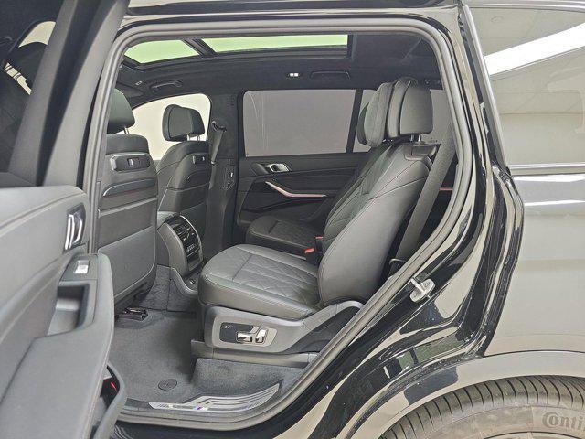 Photo of 2024 Black Sapphire Metallic BMW X7