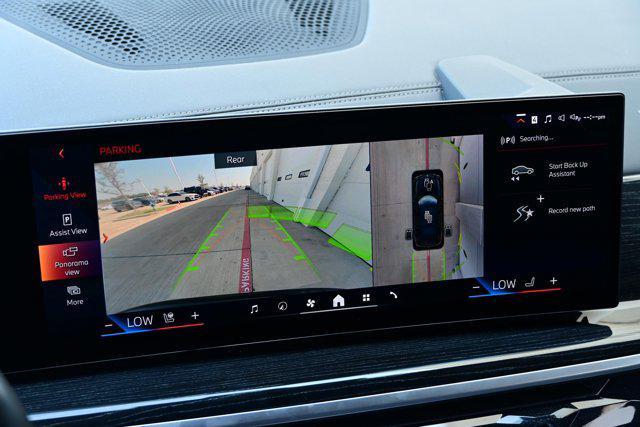 Photo of 2024 Black Sapphire Metallic BMW X7