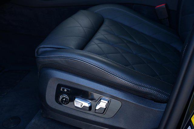 Photo of 2024 Black Sapphire Metallic BMW X7