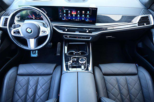 Photo of 2024 Black Sapphire Metallic BMW X7