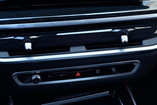 Photo of 2024 Black Sapphire Metallic BMW X7