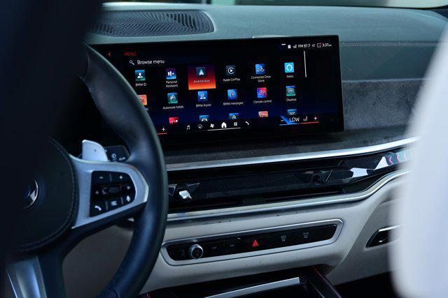 Photo of 2024 Mineral White Metallic BMW X7