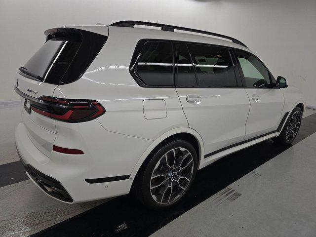 Photo of 2024 Mineral White Metallic BMW X7