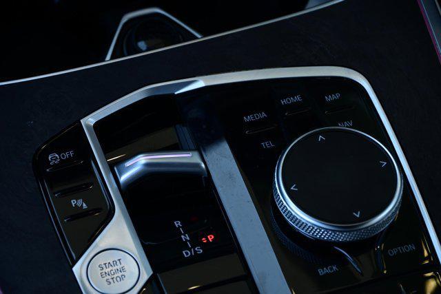 Photo of 2024 Mineral White Metallic BMW X7