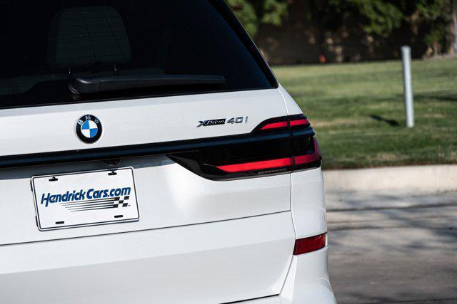 Photo of 2024 Mineral White Metallic BMW X7