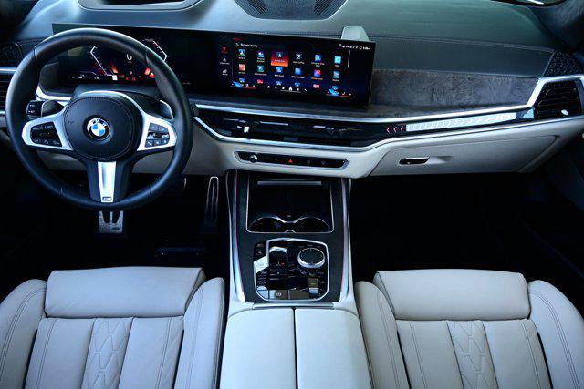 Photo of 2024 Mineral White Metallic BMW X7