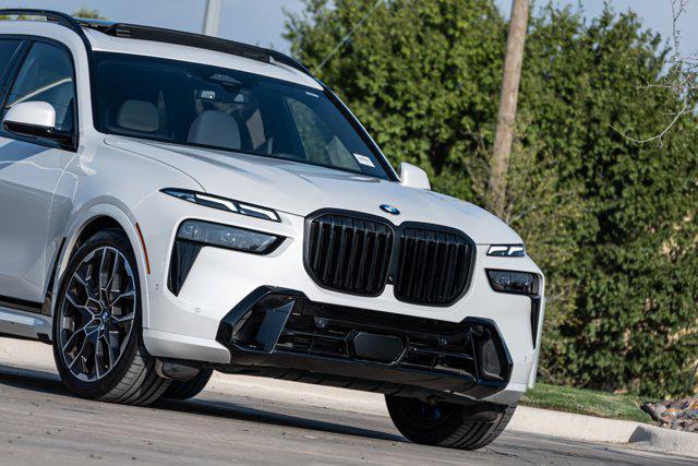Photo of 2024 Mineral White Metallic BMW X7