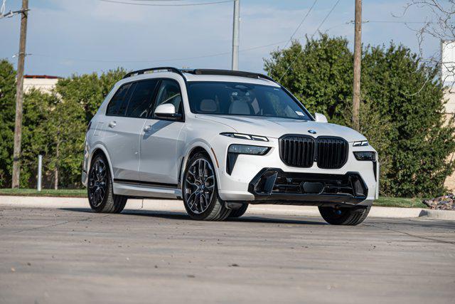 Photo of 2024 Mineral White Metallic BMW X7