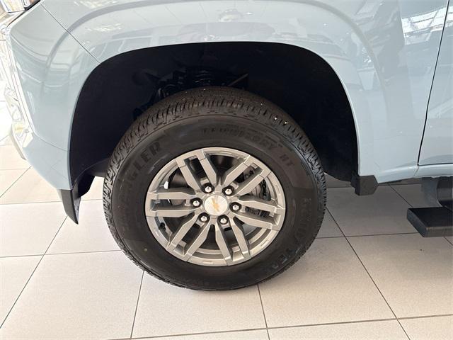 Photo of 2025 Snowdrift Metallic Chevrolet Colorado