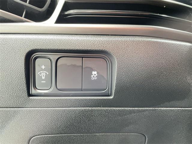 Photo of 2024 Everlasting Silver Kia Sorento