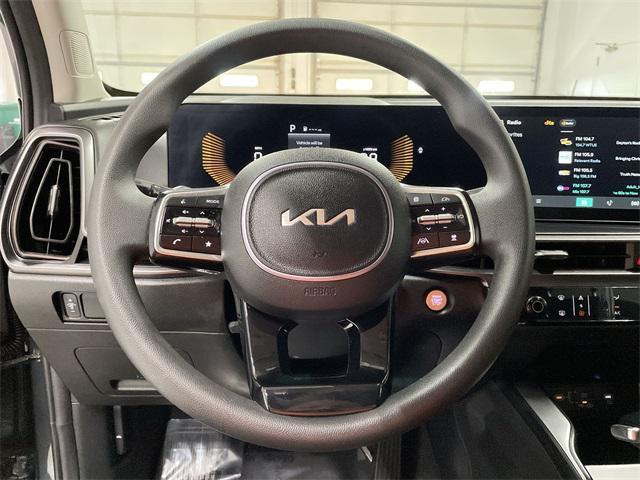 Photo of 2024 Everlasting Silver Kia Sorento