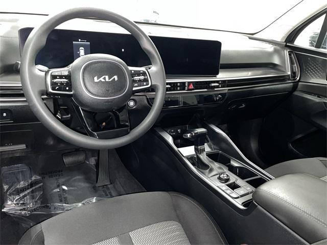 Photo of 2024 Everlasting Silver Kia Sorento