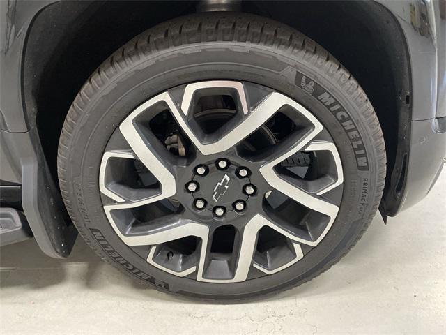 Photo of 2025 Black Chevrolet Silverado EV