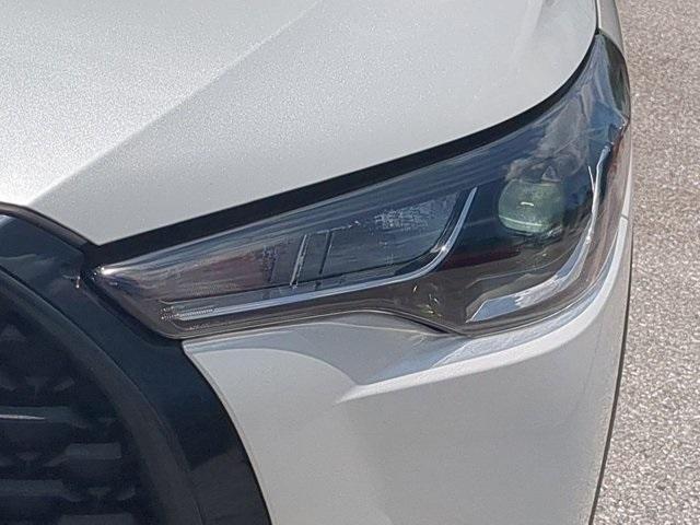 Photo of 2024 Wind Chill Pearl Toyota Corolla Cross