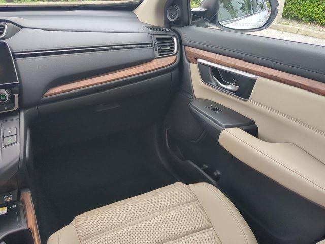Photo of 2022 Platinum White Pearl Honda CR-V