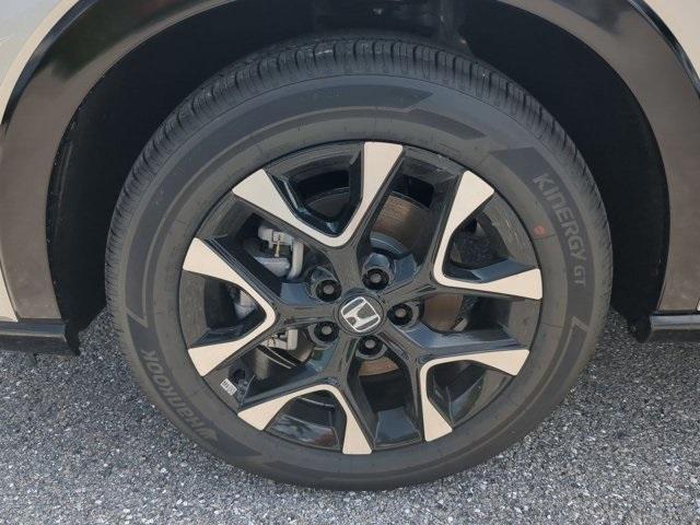 Photo of 2026 Solar Silver Metallic Honda HR-V