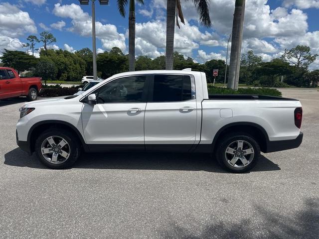 Photo of 2024 Platinum White Pearl Honda Ridgeline