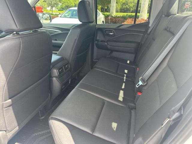 Photo of 2024 Platinum White Pearl Honda Ridgeline