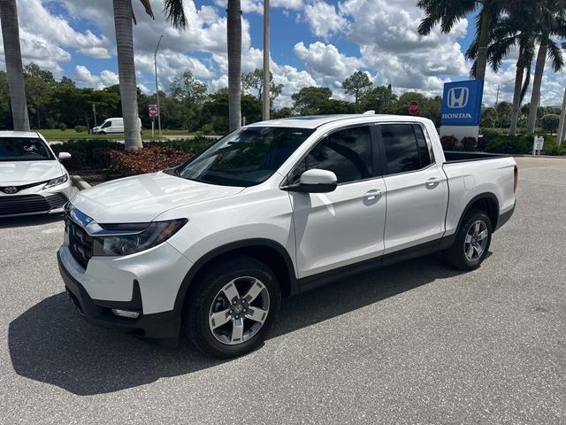 Photo of 2024 Platinum White Pearl Honda Ridgeline