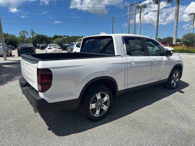 Photo of 2024 Platinum White Pearl Honda Ridgeline