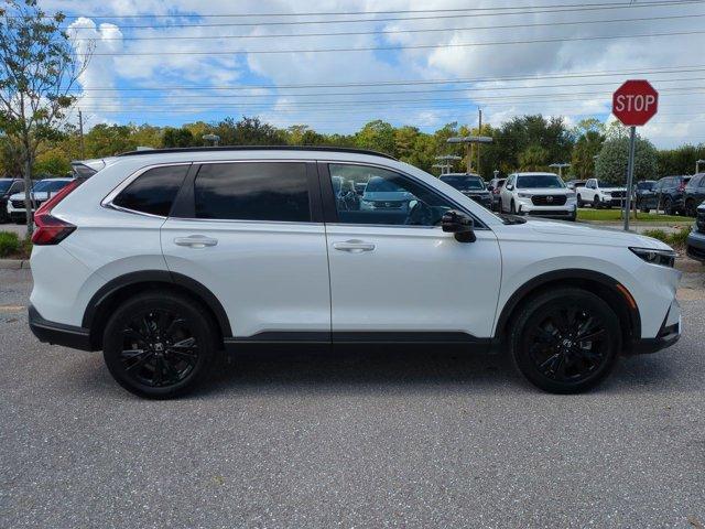 Photo of 2024 Platinum White Pearl Honda CR-V Hybrid