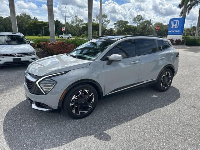 Photo of 2023 Wolf Gray Kia Sportage