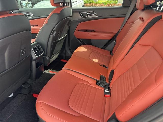 Photo of 2023 Wolf Gray Kia Sportage