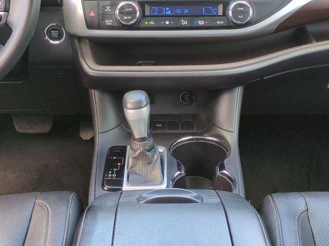 Photo of 2015 Predawn Gray Mica Toyota Highlander