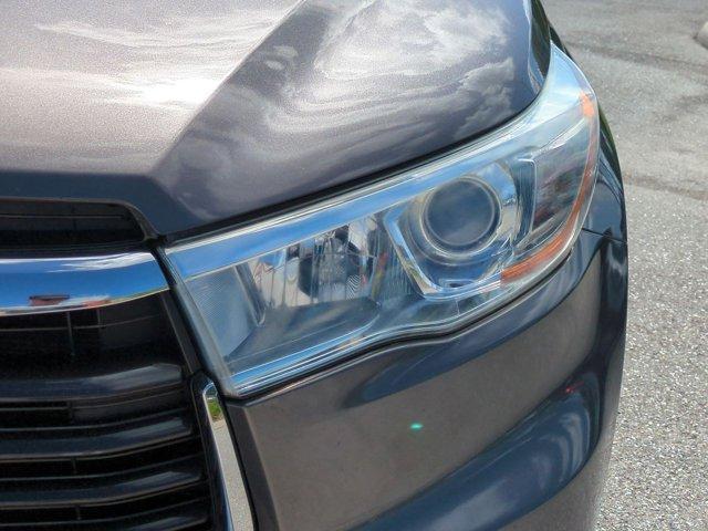 Photo of 2015 Predawn Gray Mica Toyota Highlander