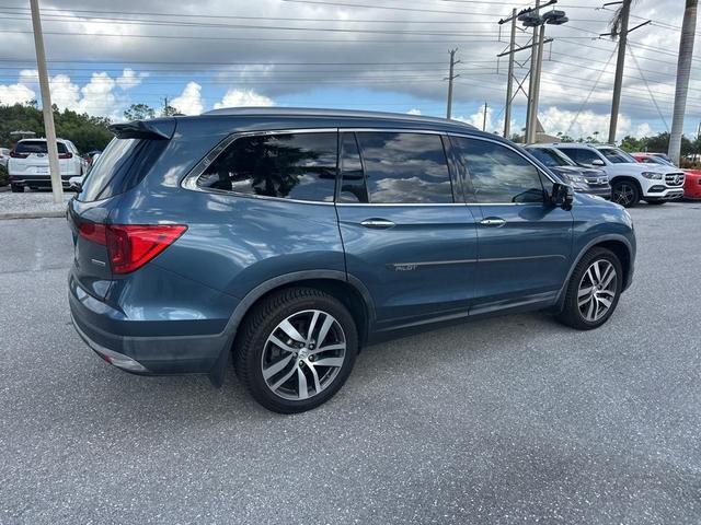 Photo of 2017 Steel Sapphire Metallic Honda Pilot