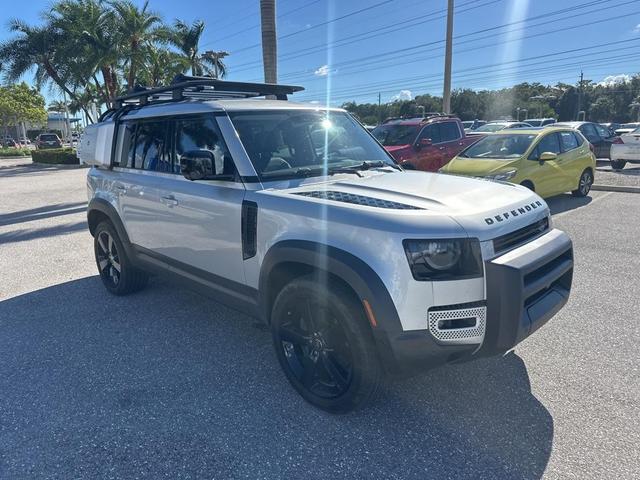 Photo of 2023 Hakuba Silver Land Rover Defender