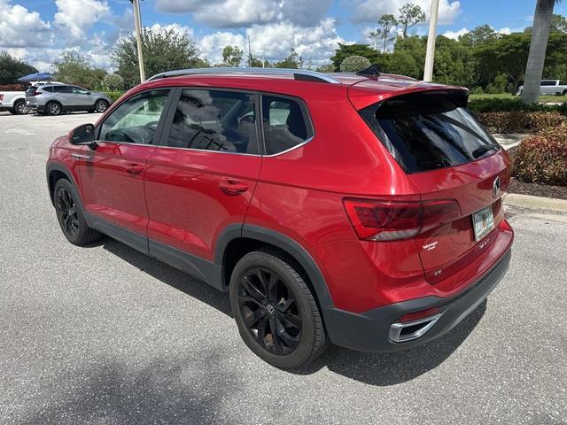 Photo of 2022 Kings Red Volkswagen Taos
