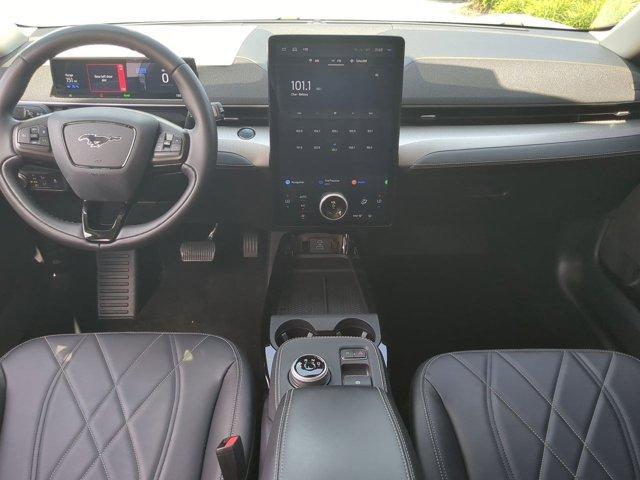 Photo of 2022 White Metallic Ford Mustang Mach-E