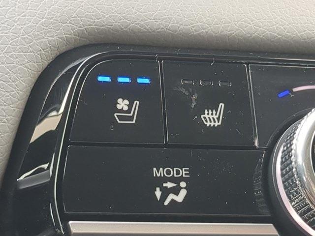 Photo of 2025 Obsidian Blue Pearl Honda Pilot