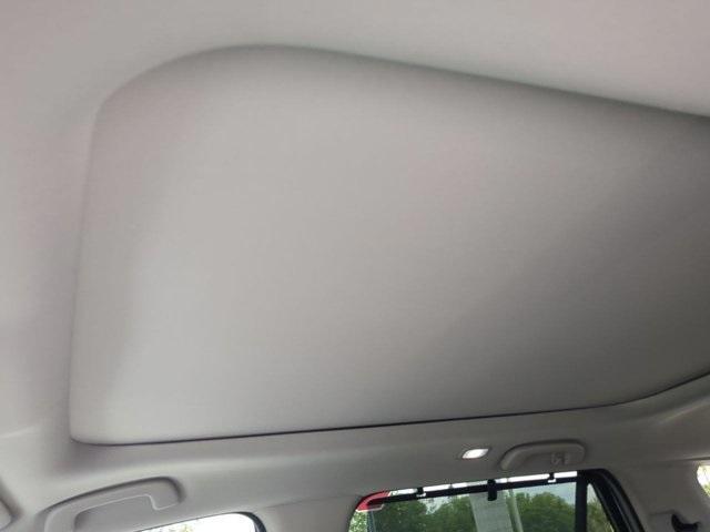 Photo of 2025 Obsidian Blue Pearl Honda Pilot