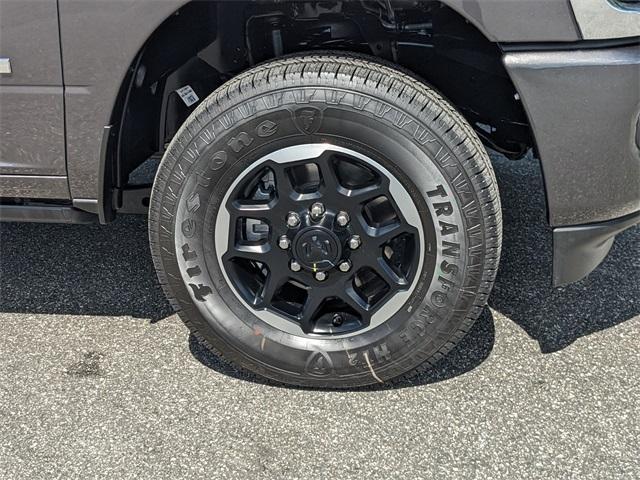 Photo of 2025 Granite Crystal Clearcoat Metallic RAM 2500