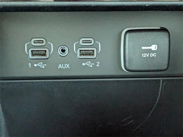 Photo of 2025 Metallic Jeep Grand Cherokee L