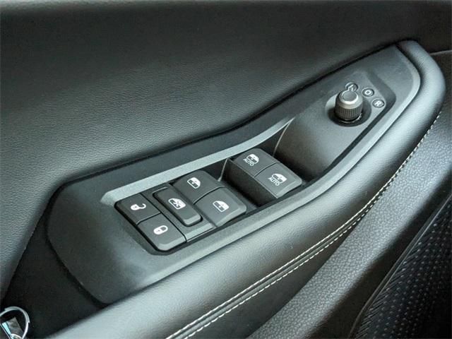 Photo of 2025 Metallic Jeep Grand Cherokee L