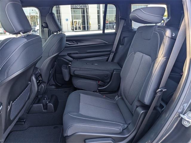 Photo of 2025 Metallic Jeep Grand Cherokee L