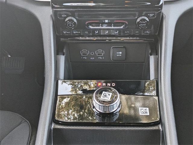 Photo of 2025 Metallic Jeep Grand Cherokee L