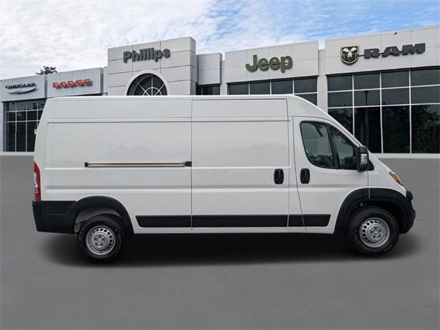 Photo of 2025 Bright White Clearcoat RAM ProMaster 2500